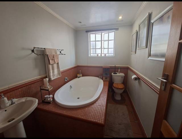 4 BEDROOM FREEHOLD FOR SALE IN ASTON MANOR